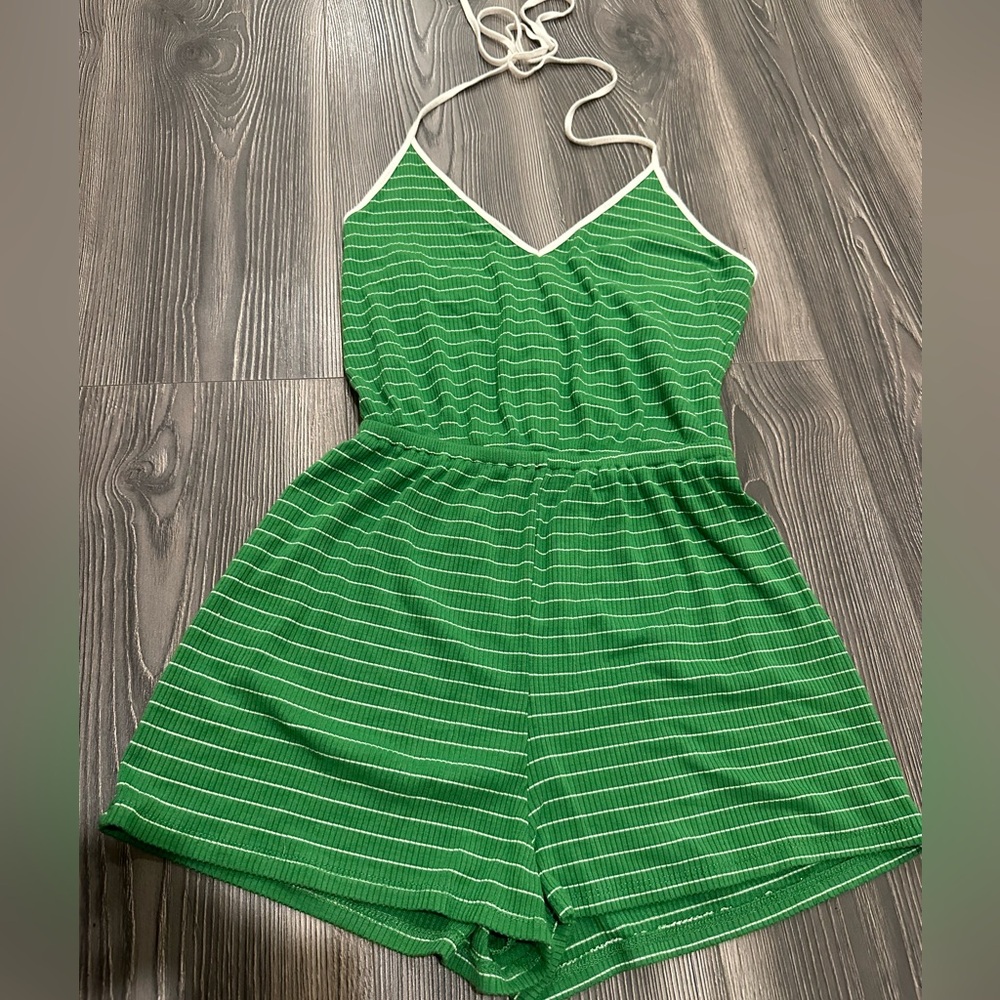 GREEN HALTER SHORTS ROMPER SIZE SMALL